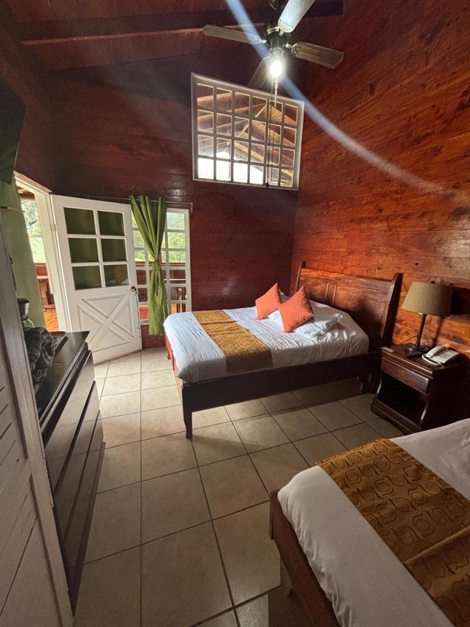 Hotel Bosque Verde Lodge Monteverde ภายนอก รูปภาพ